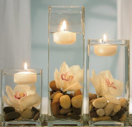 Utilizzate candele, veli e decorazioni anche al ristorante